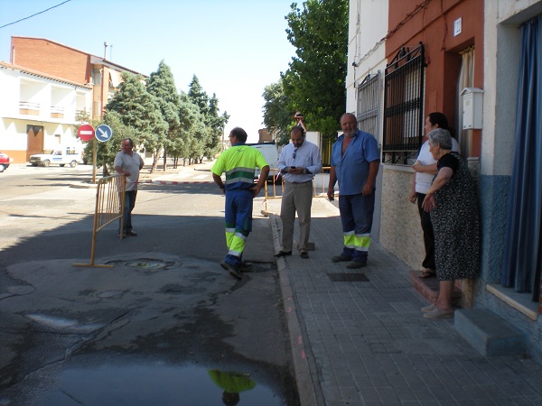 Accesibilidad en la Travesa del Olivo - Reparacin completa de acerados y conduccin de agua potable.