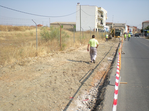 Accesibilidad C/Manzaneque - Creacin de acerado hasta el Tanatorio y aparcamientos.