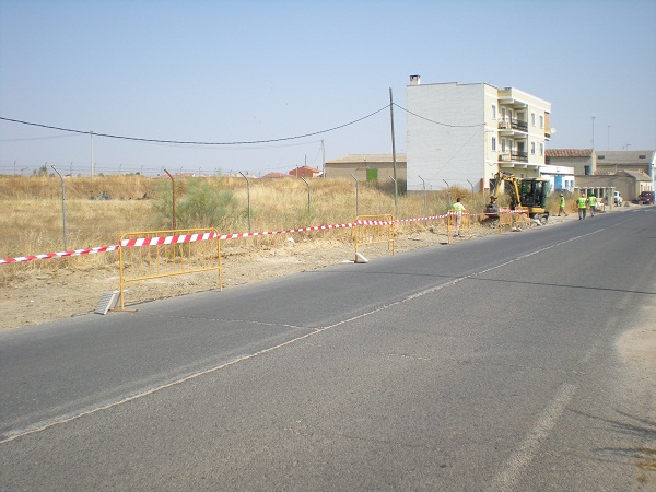 Accesibilidad C/Manzaneque - Creacin de acerado hasta el Tanatorio y aparcamientos.