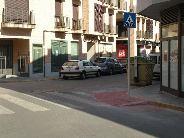 Accesibilidad para Pasos de Peatones - C/Ciudad de Martos / Plaza Toneleros.