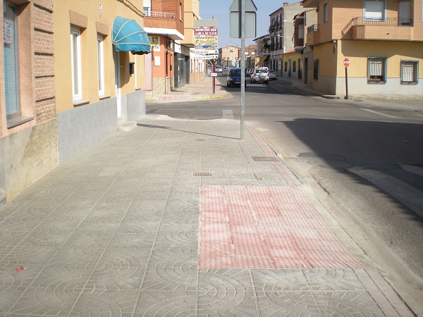 Accesibilidad para Pasos de Peatones - C/Toledo - C/Calvario.