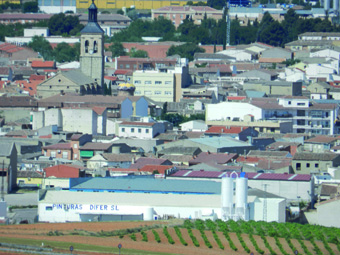 Iglesia y Ayuntamiento desde la Antigua