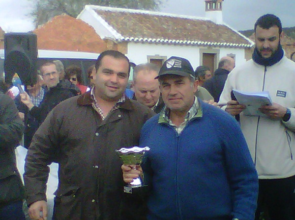 El Tte. de Alcalde de Poln entreg el trofeo al SEXTO clasificado, Antonio Garca Tendero (Madridejos)