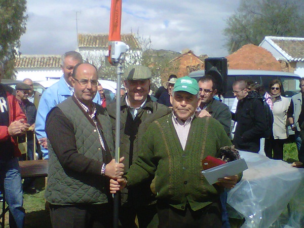 Nuestro alcalde con el CAMPEON, ngel Gonzlez Caadillas (Madridejos)