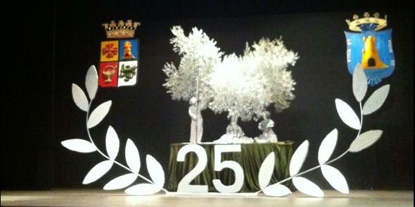 Imagen del escenario del acto institucional de la XXXII Fiesta de la Aceituna de Martos (8-12-12)
