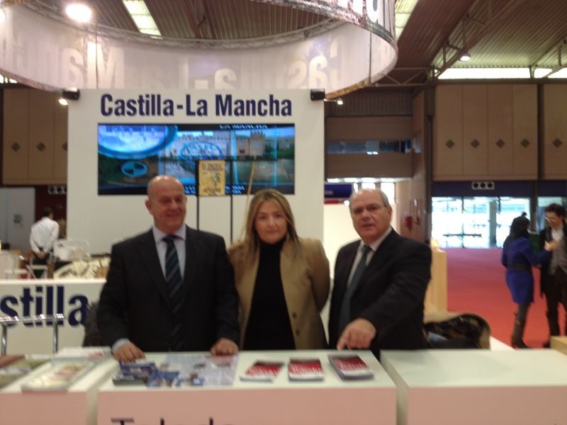 Nuestro Alcalde en INTUR 2012, junto a la Directora General de Turismo y Artesania de CLM y el Diputado de Turismo